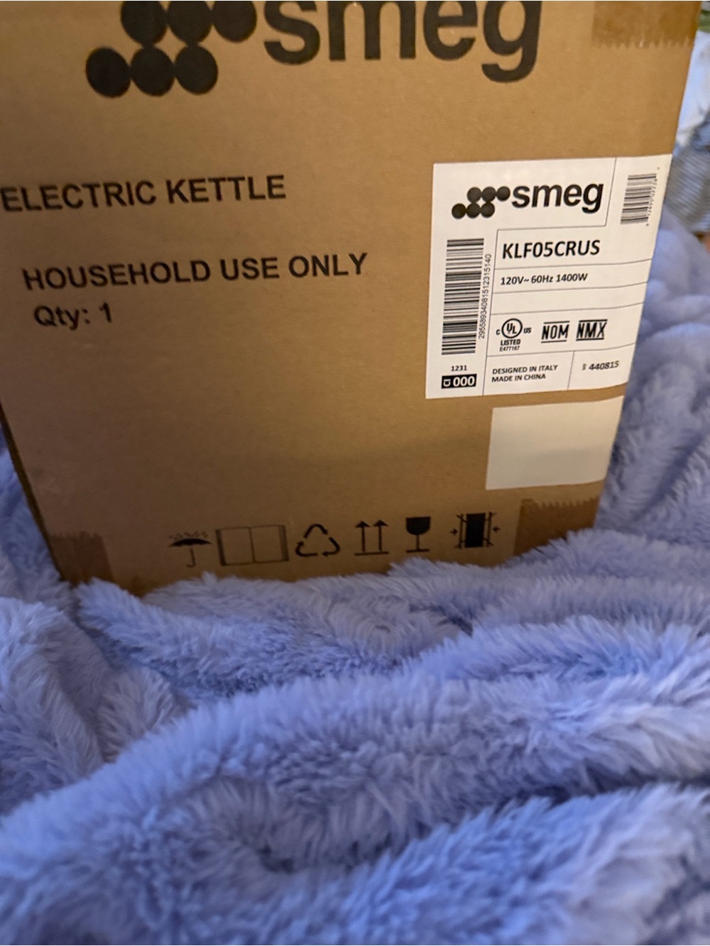 Soft Plush Throw Blanket in Light Purple - Unbranded